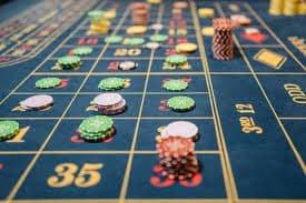 Sic Bo Dadu live dealer table on qqmercy login with dice visible